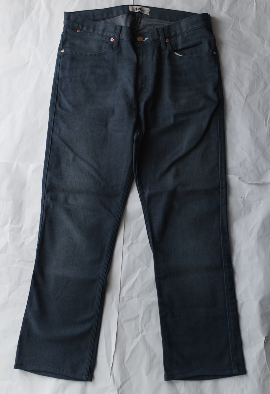 Cargo wide-leg pant with multi-pocket layout